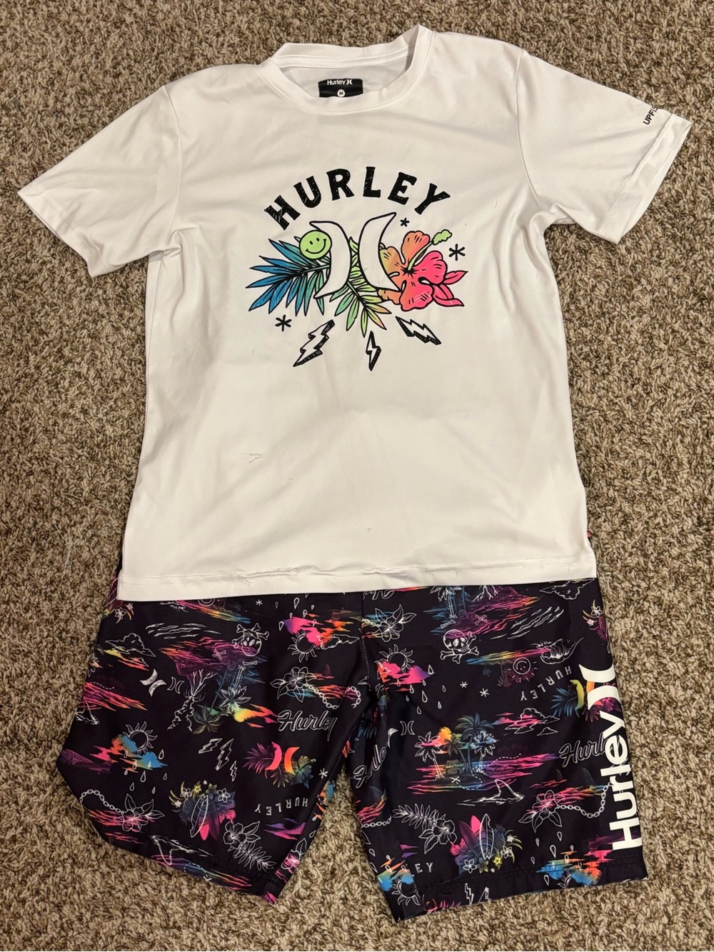 Hurley White rash-guard with Black Multicolor Tropical Swim Trunks